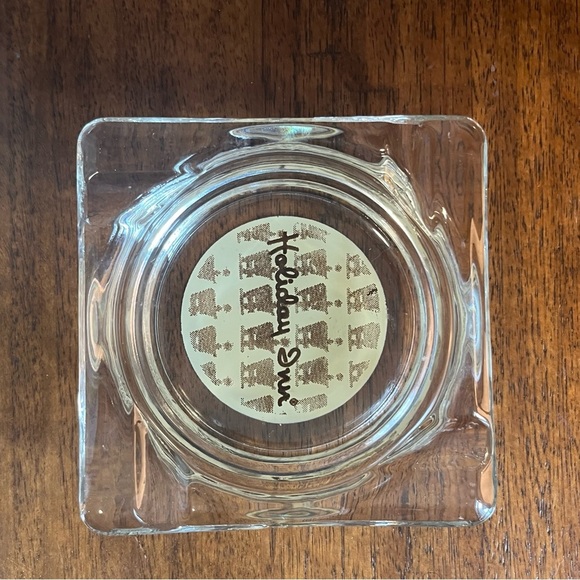 Vintage Holiday Inn glass ashtray. Very good condition. - Picture 4 of 6